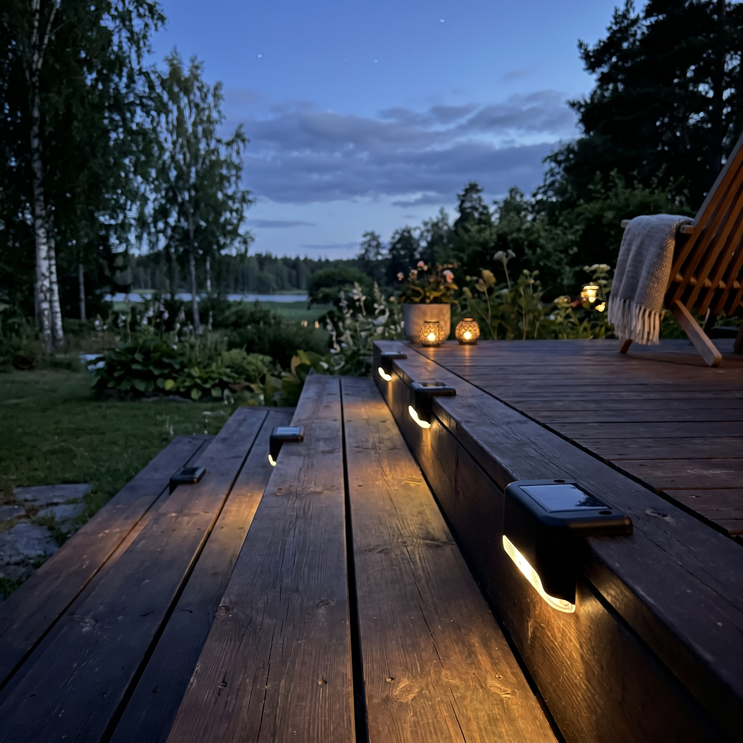 Lifestyle: Solcellslampa på tradäck